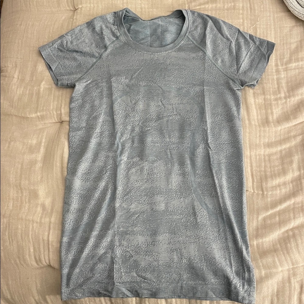 Lululemon Swiftly Tech Short Sleeve - 6 (FULL LENGTH)